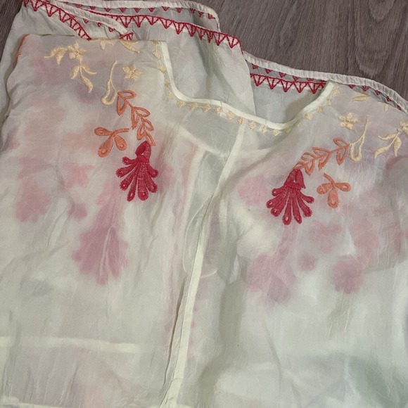 Johnny Was Womens Embroidered Tunic Top Flowers Pale Yellow Size Small - Picture 9 of 11